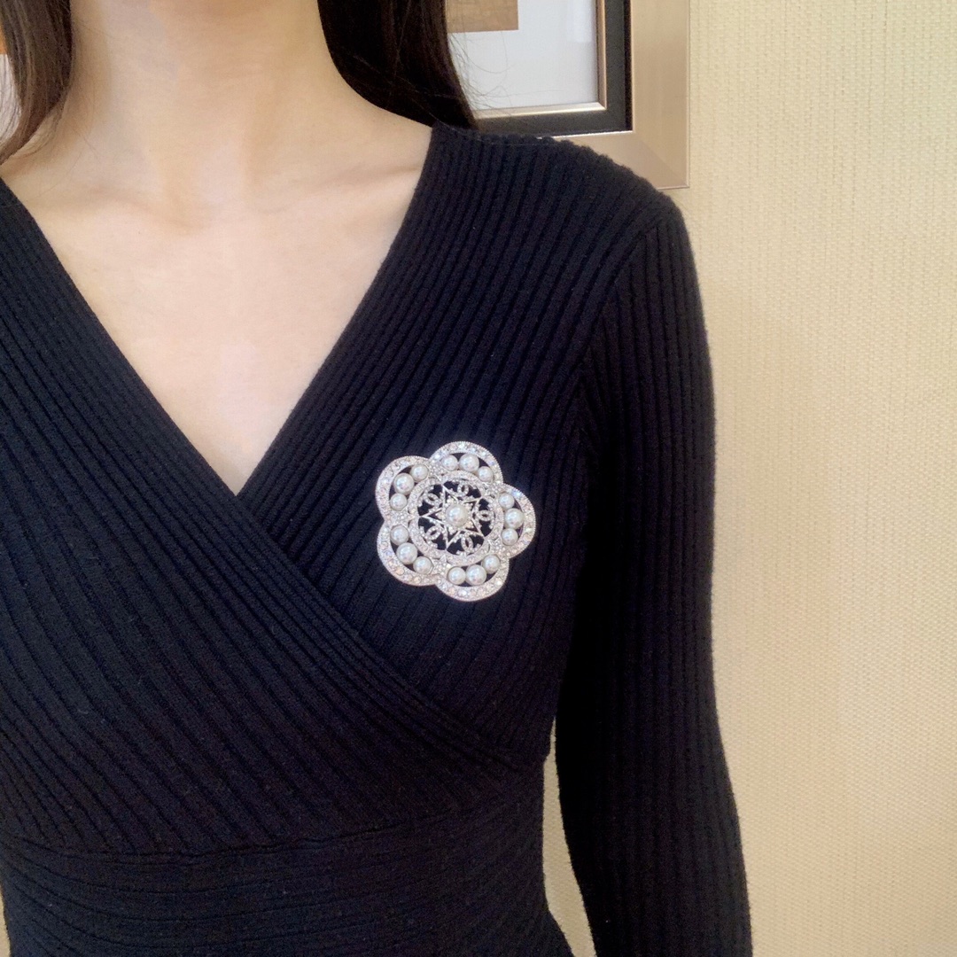 Chanel Swarovski Diamond Paved Pearl Camellia Brooch - Original Replica Club