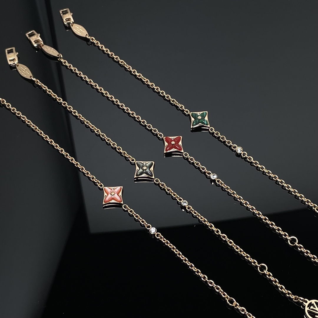 Louis Vuitton 1 Motif Star Charm Bracelet - Original Replica Club