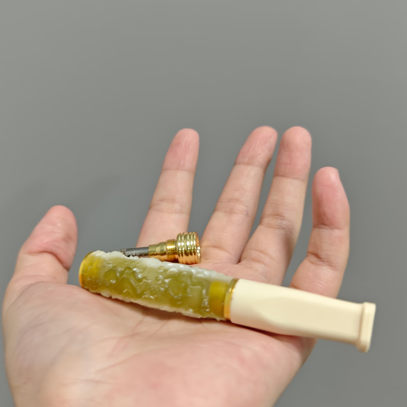 Chic Dragon-carved Style Cigarette Holder