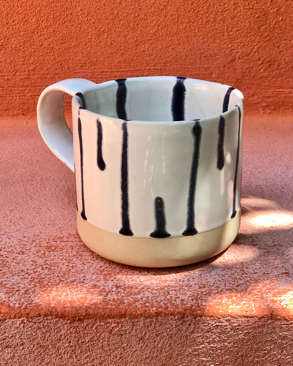 Nódoa Tasse groß gestreift weiß blau