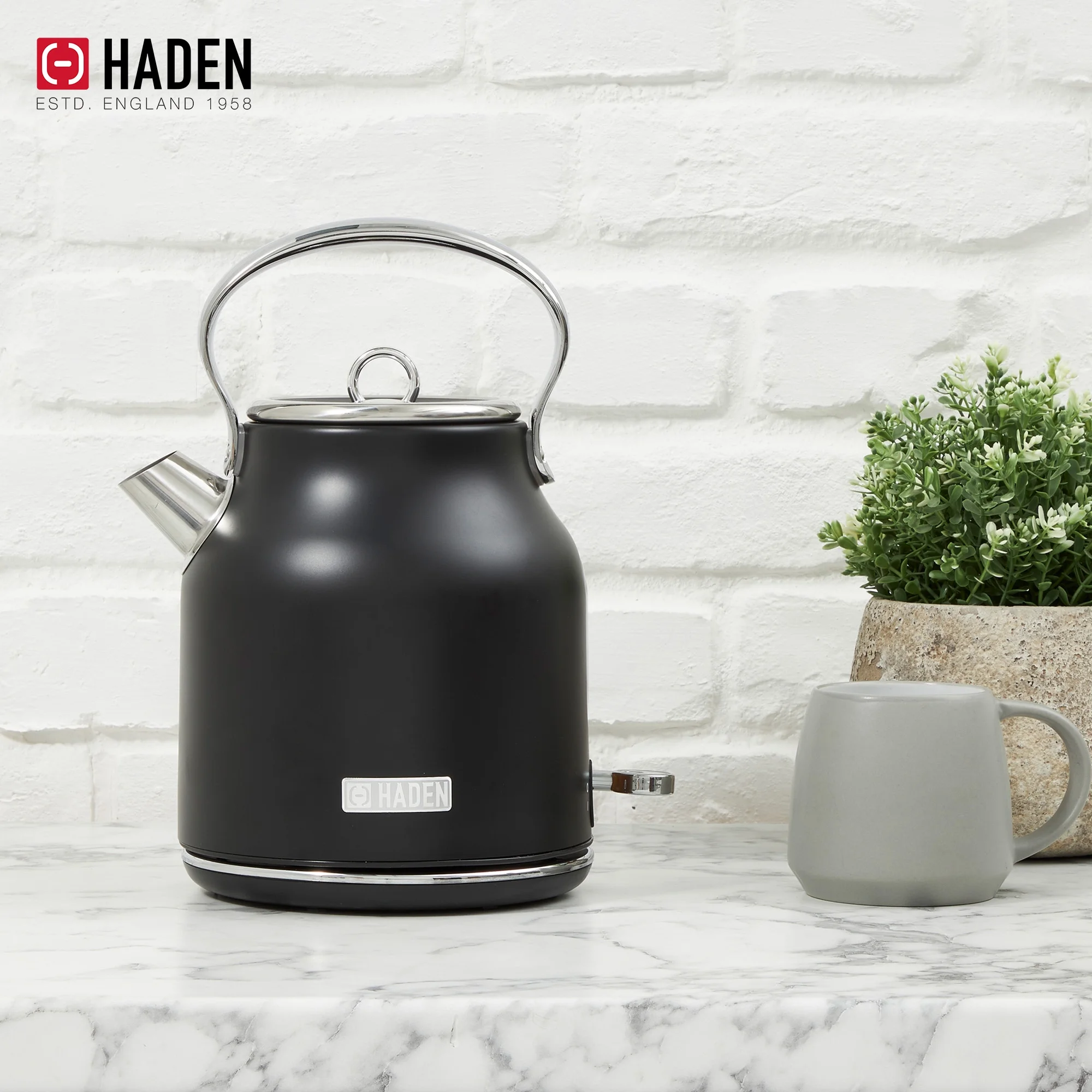Haden Heritage 1.7 Liter Electric Kettle with 2 Slice Bread Toaster, White - Image 32