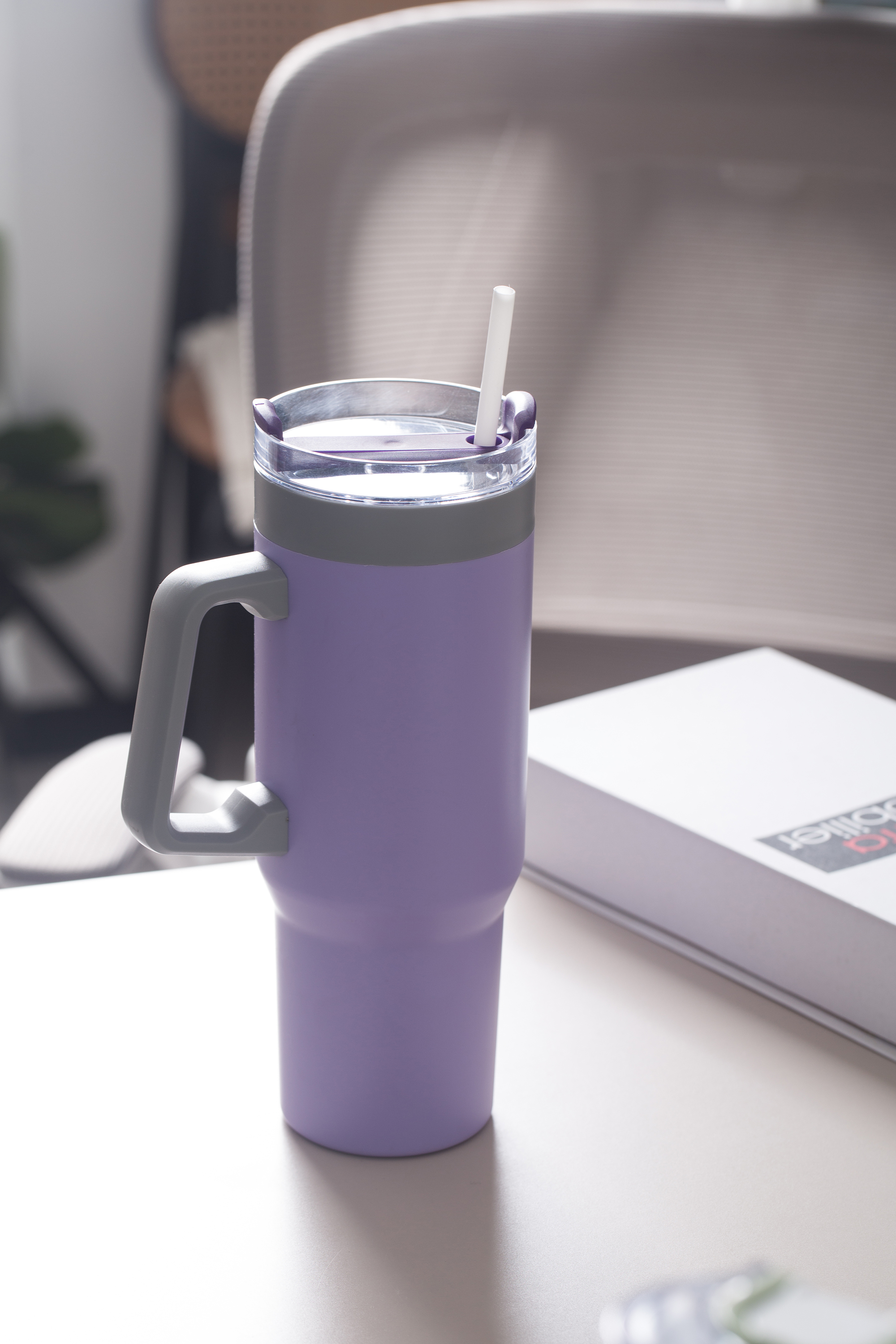 1200ml Big Capacity Plastic Desk Water Bottle