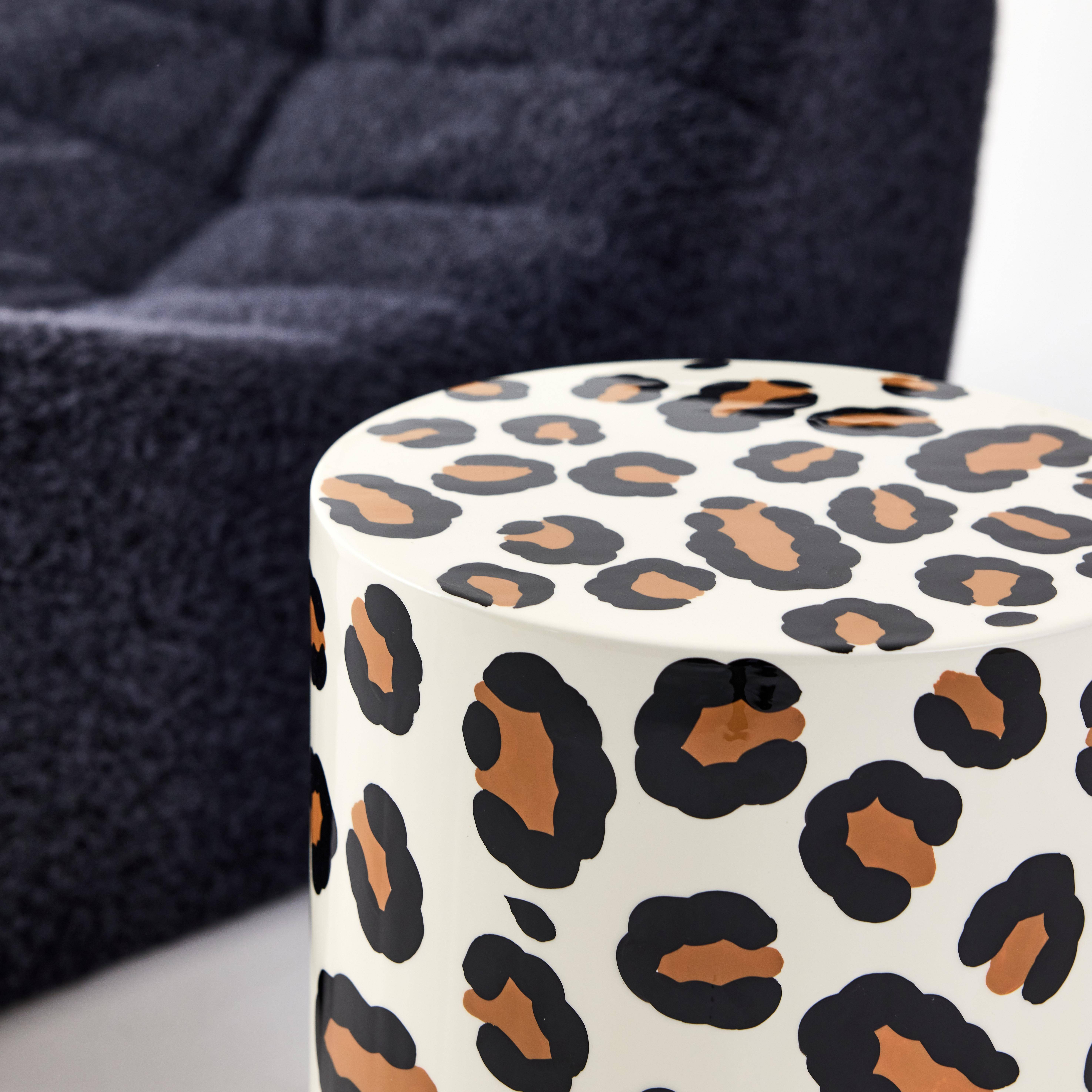Noko - Mesa auxiliar, mesita de noche de acero esmaltado, diseño de leopardo