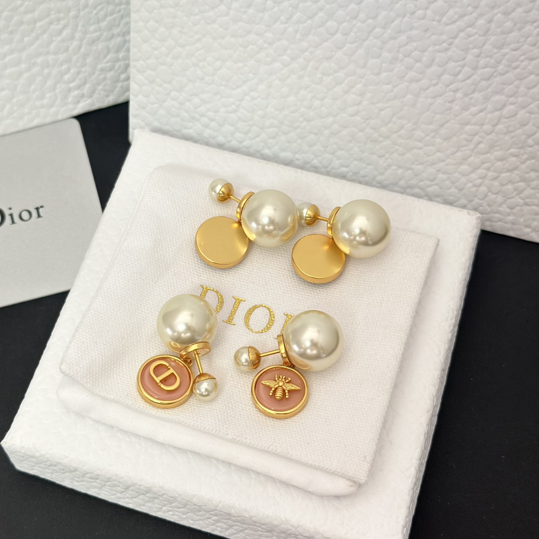 Dior Bee Pearl Earrings - Original Replica Club