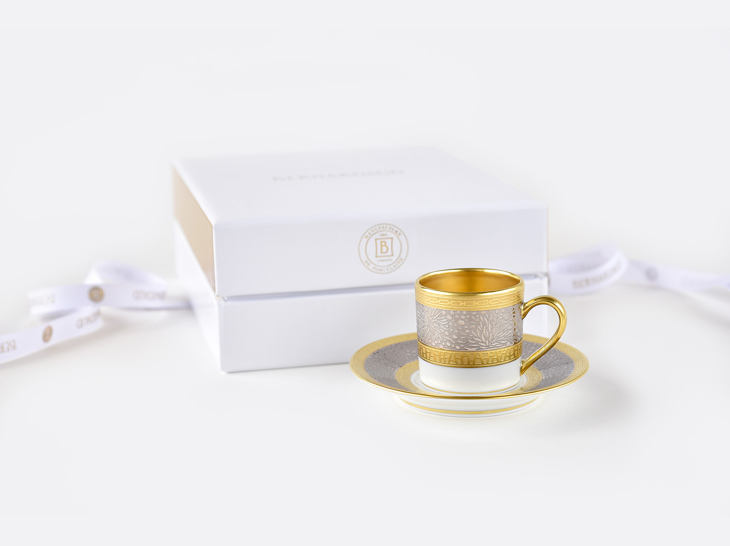 Ecrin 1 tasse 5 cl et soucoupe moka