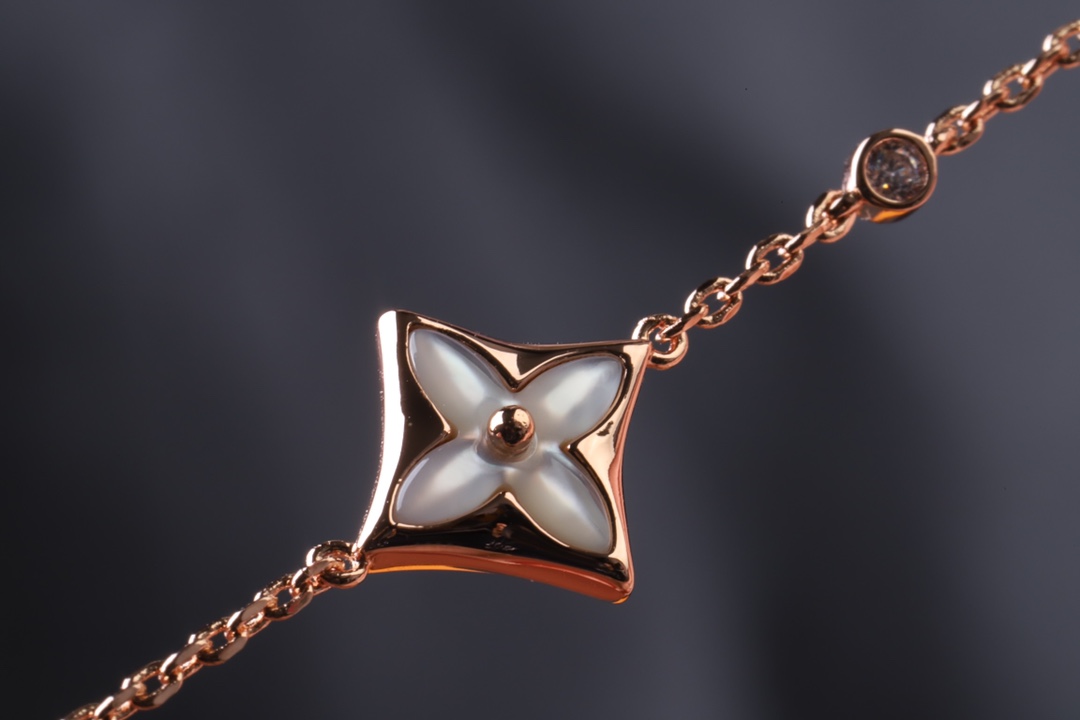 Louis Vuitton Minimalist White Mother of Pearl Star Bracelet - Original Replica Club