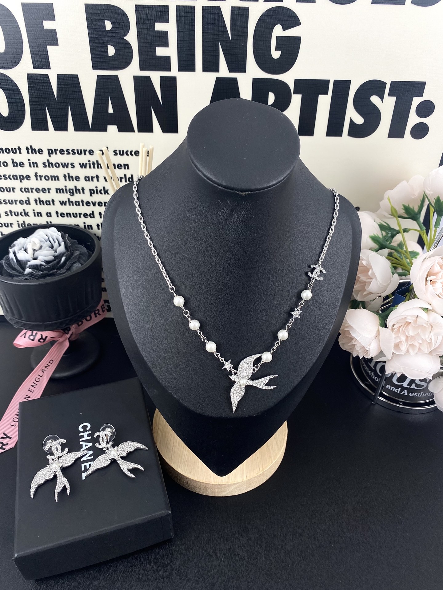 Chanel Spring-Summer 2025 Fly Bird Pearl Necklace - Original Replica Club