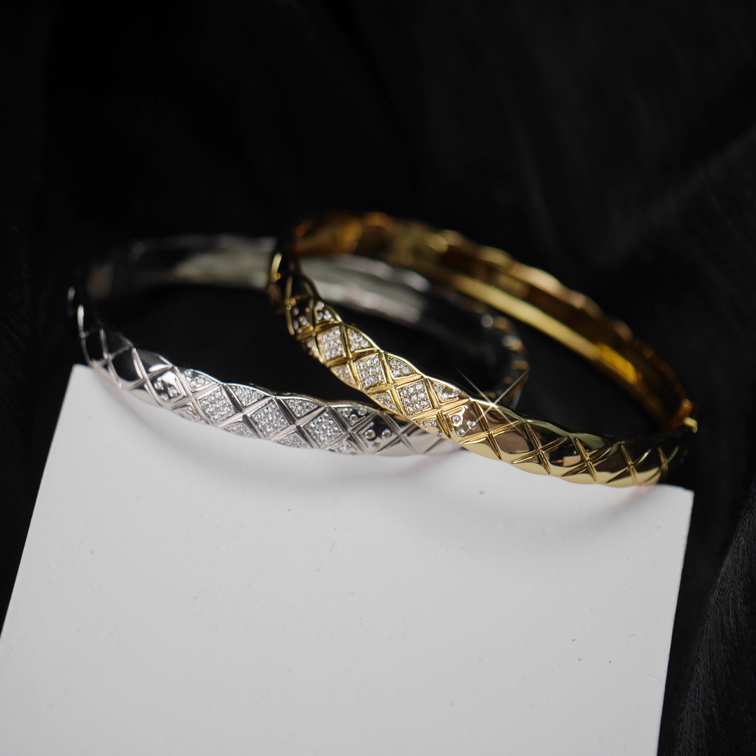 Chanel Diamond Coco Crush Bangle Bracelet - Wide Version - Original Replica Club