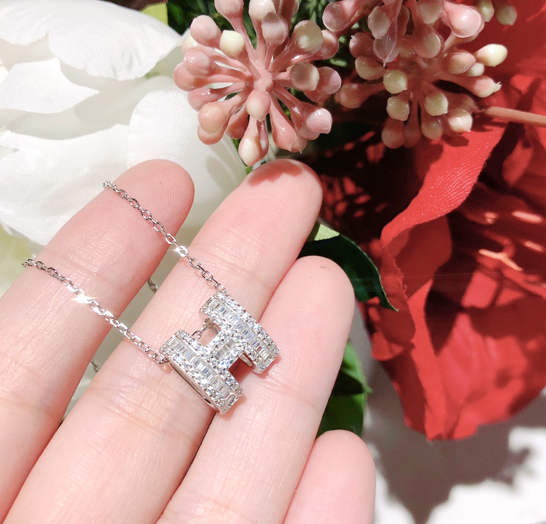Hermes Diamond Paved H Pendant Necklace - Original Replica Club