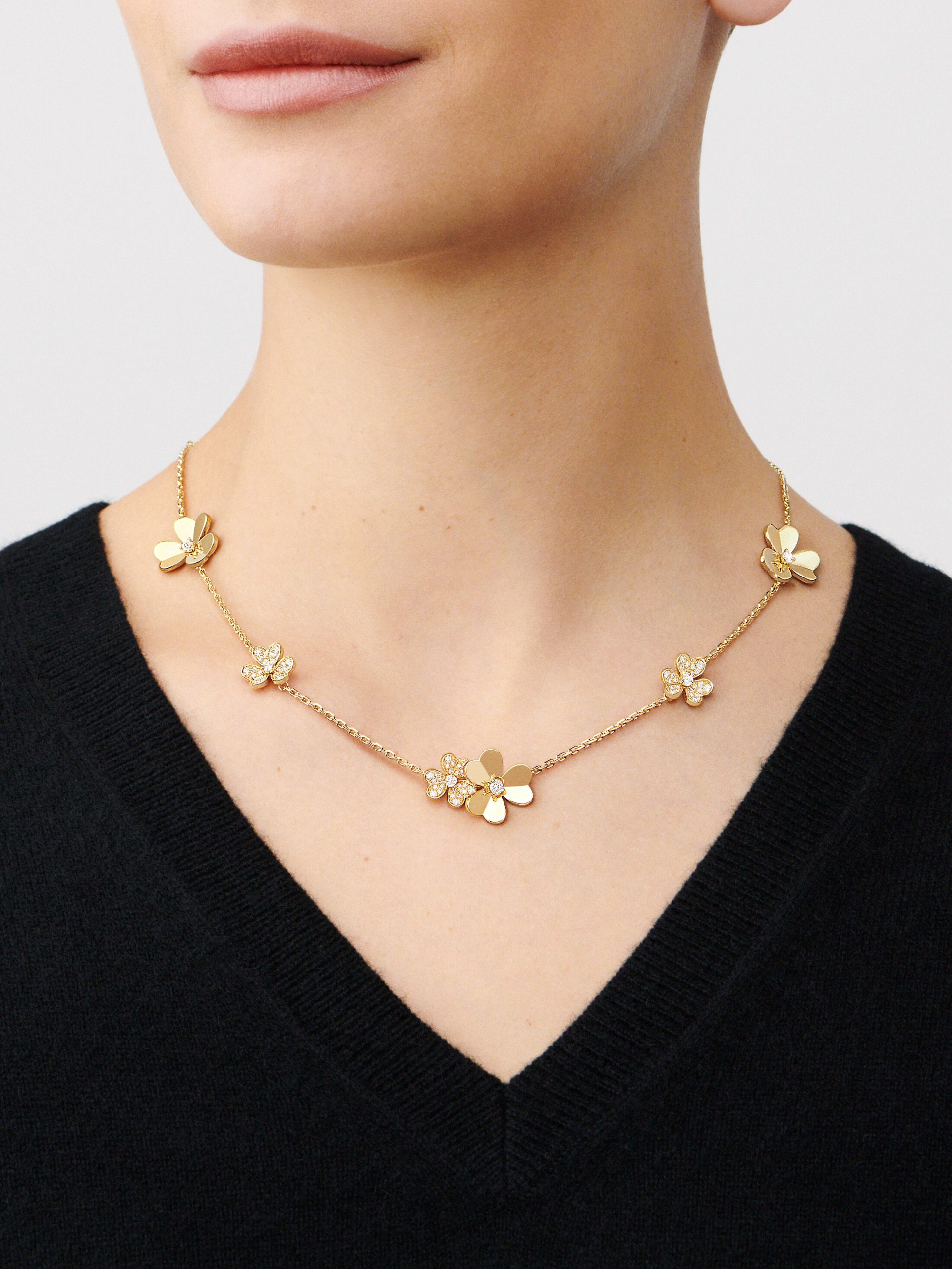 Replicate Frivole necklace, 9 flowers(1:1 replica) - Original Replica Club