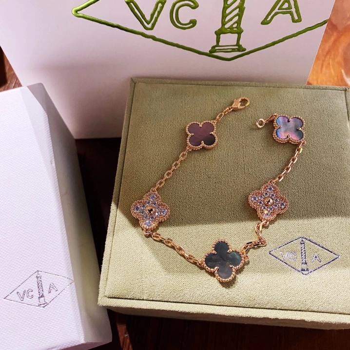 VCA Gray Mother of Pearl & Diamond Vintage Alhambra Bracelet, 5 Motifs - Original Replica Club