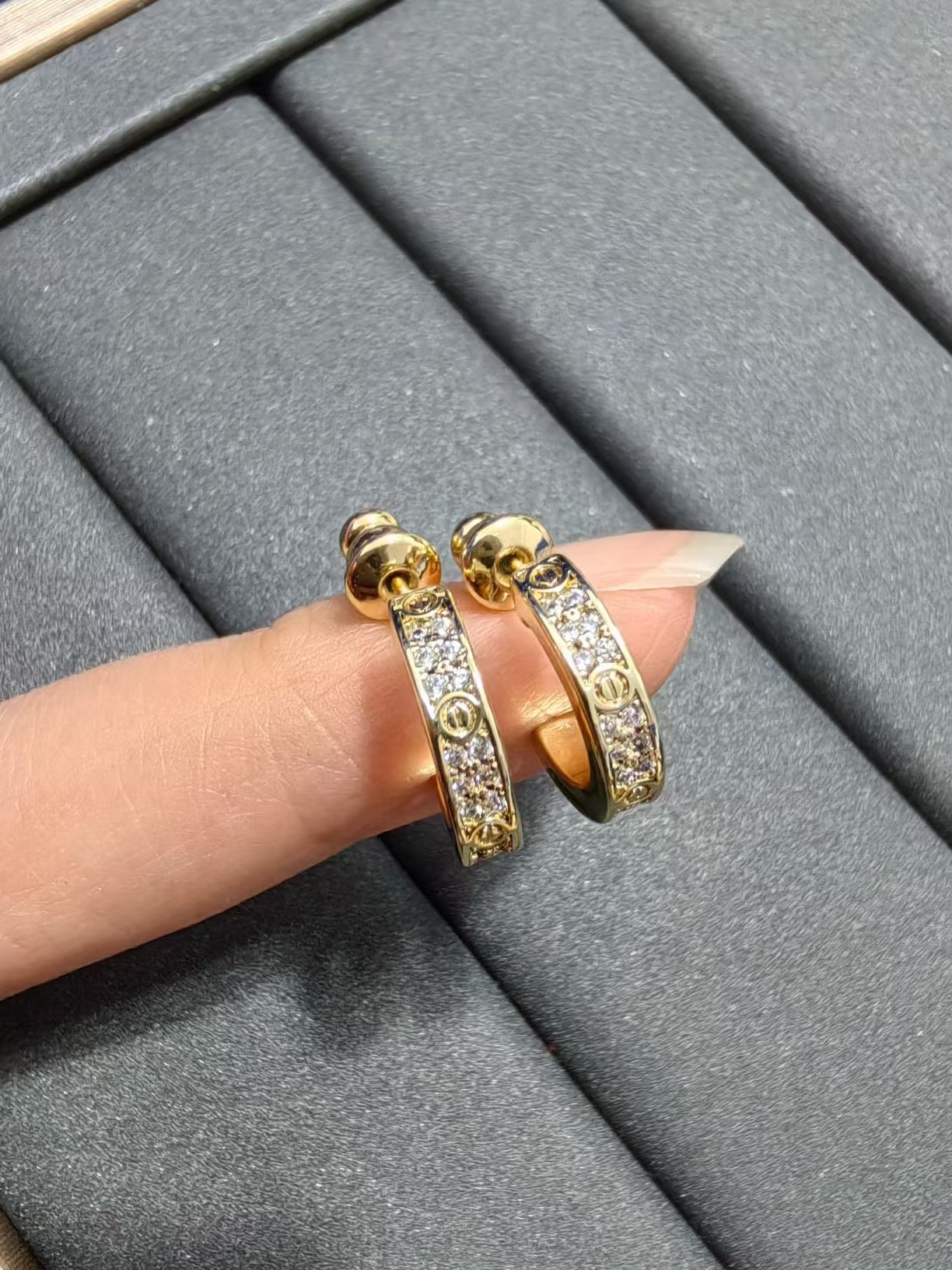 Cartier C Shape Earrings - Original Replica Club