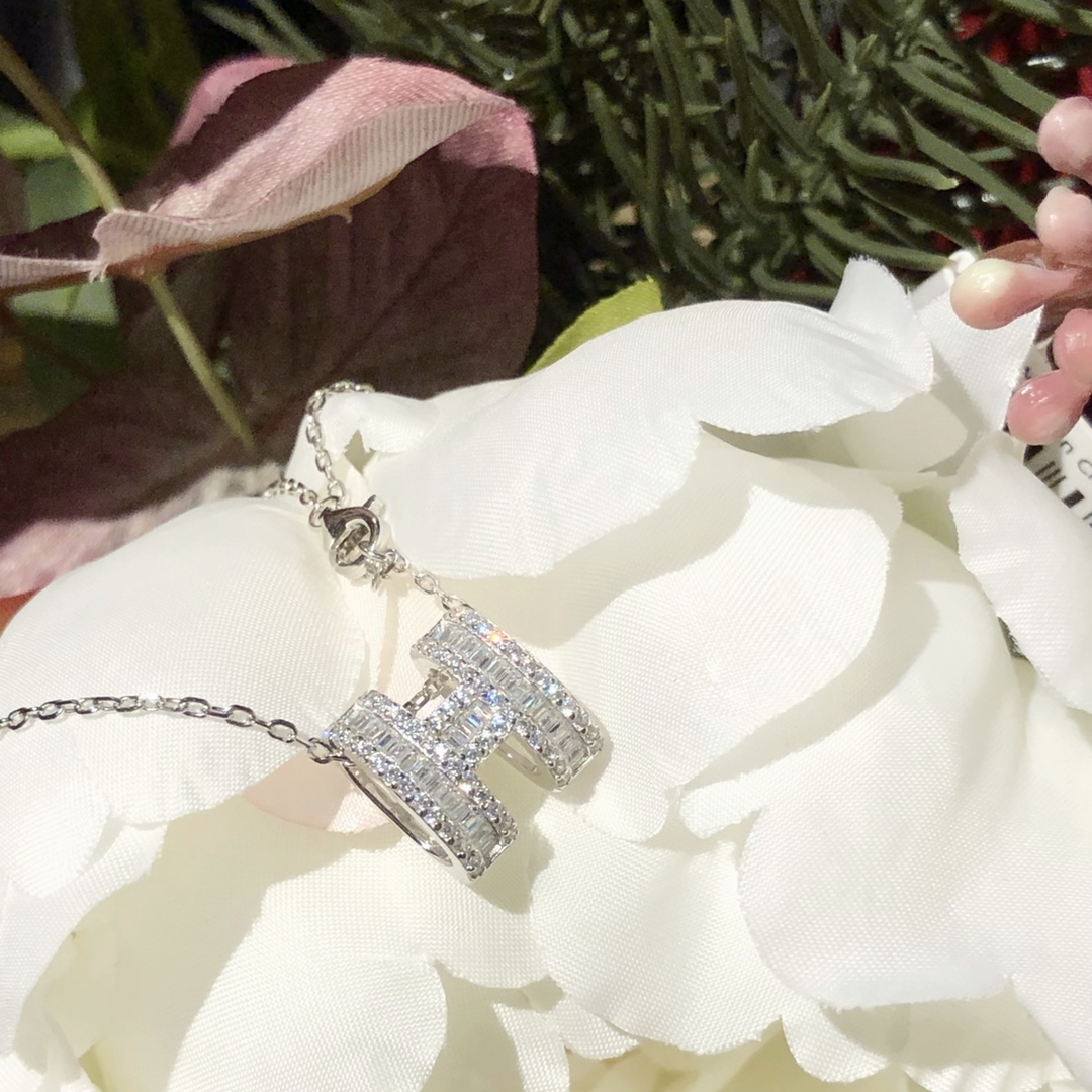 Hermes Diamond Paved H Pendant Necklace - Original Replica Club