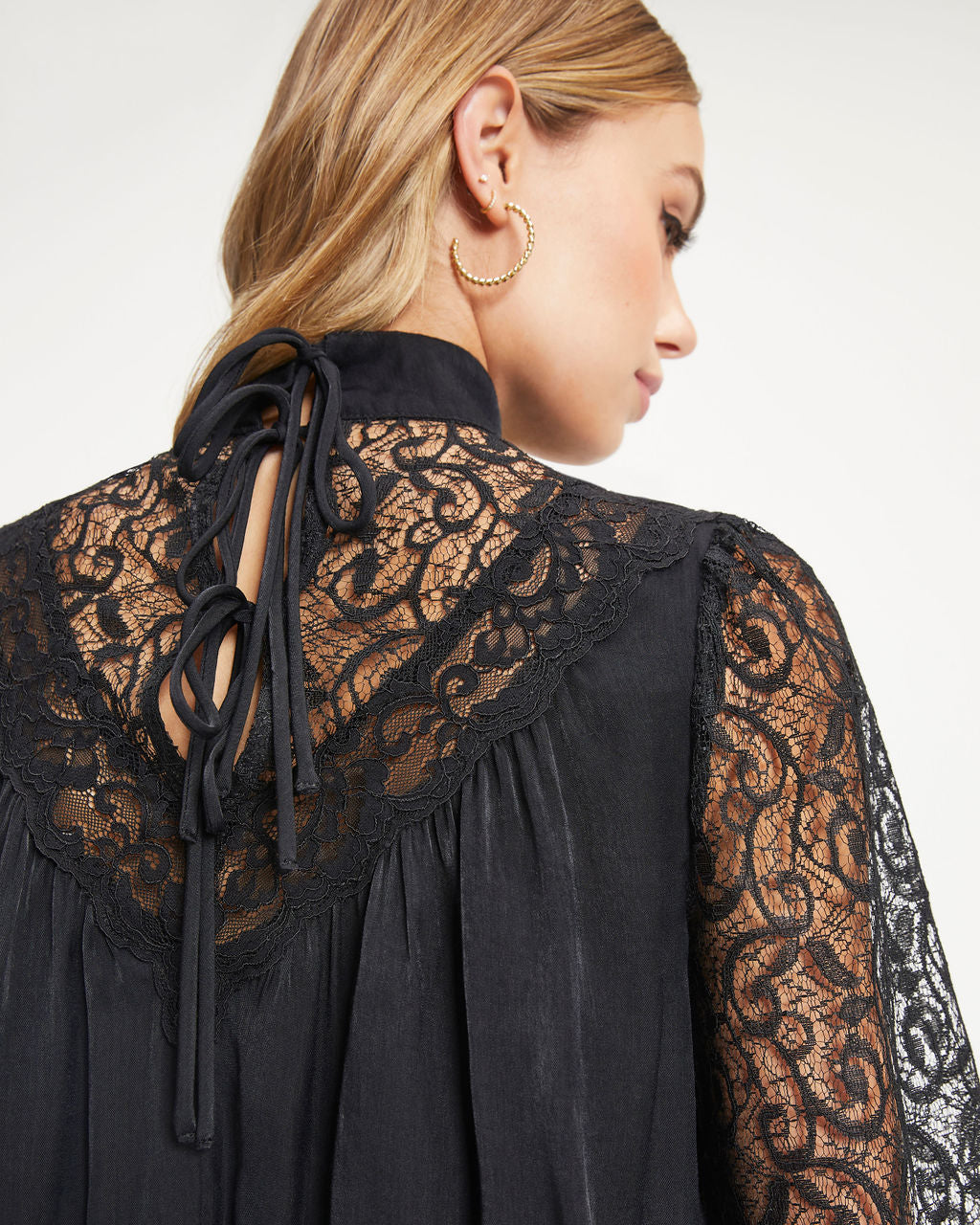 Down Memory Lane Lace Contrast Top - Black - Se7enfashion