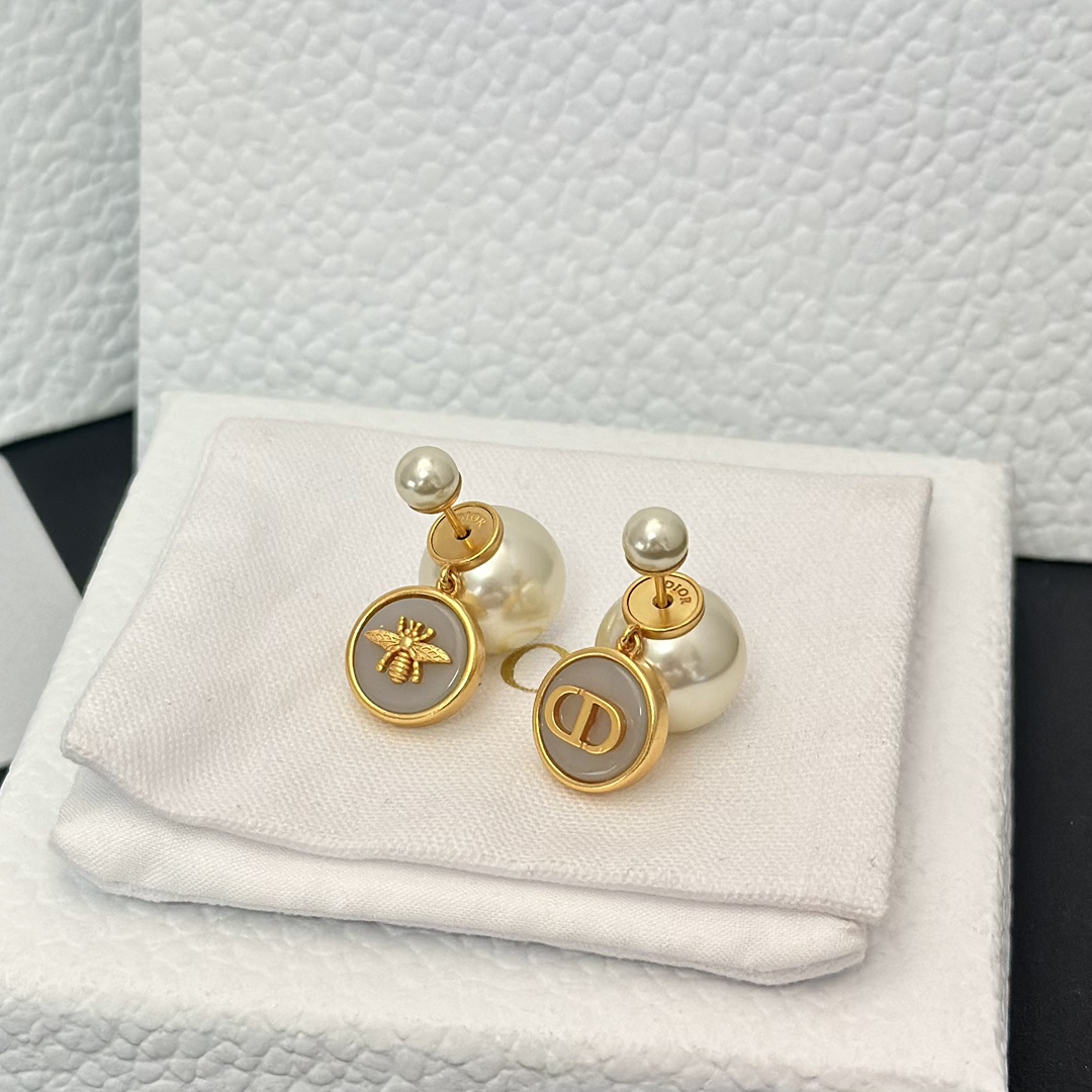 Dior Bee Pearl Earrings - Original Replica Club