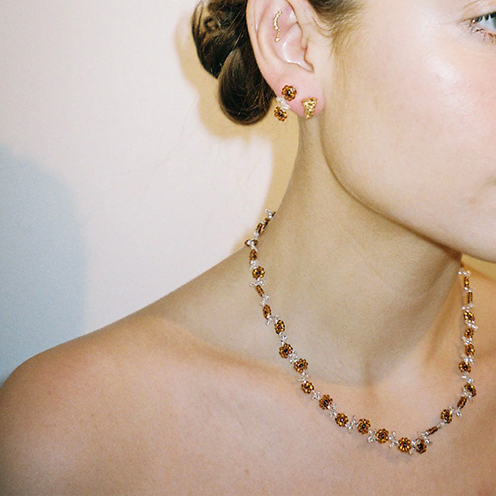 Pura Utz - Boucles d'oreilles Ear Stick Fleur - Marron