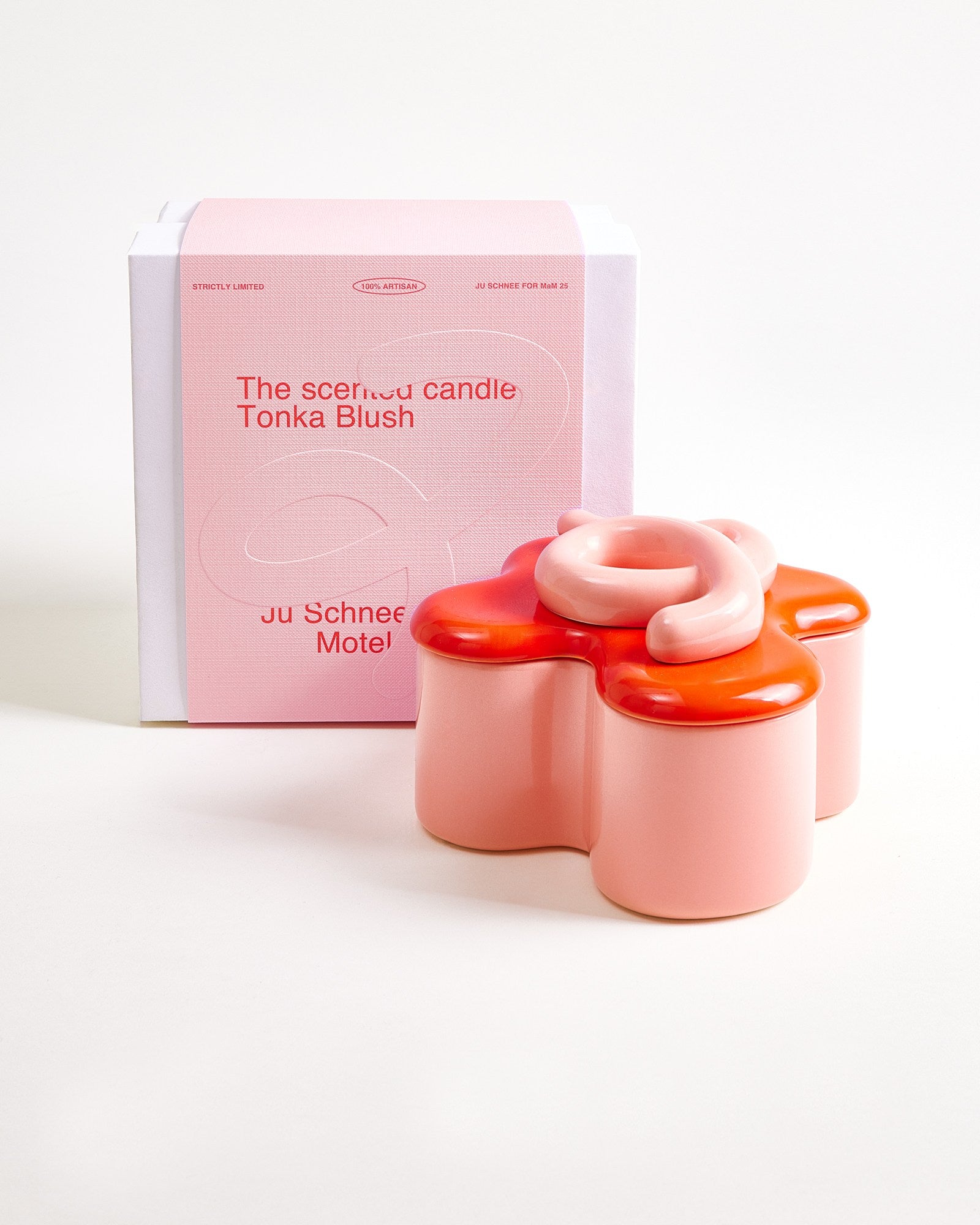 MaM x Ju Schnee Duftkerze Tonka Blush rosa rot