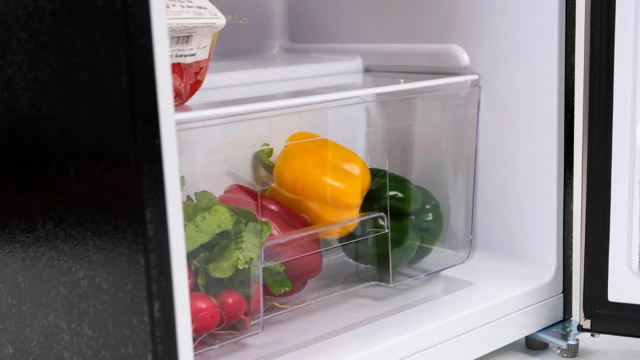 Frigidaire 7.5 Cu. ft. Refrigerator, Platinum Series, Standard Door Style - Stainless Look - Image 14