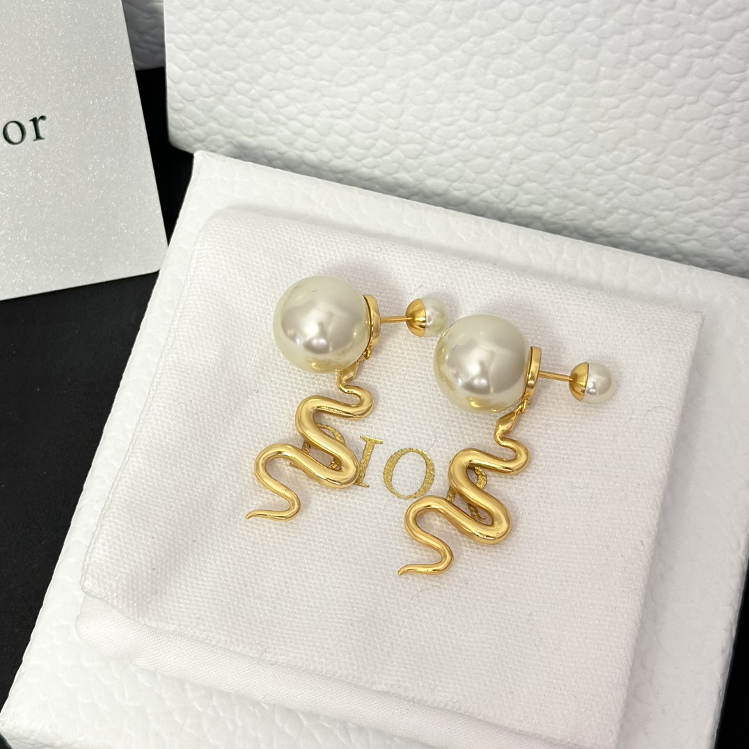 2025 Dior Dragon Pearl Earrings - Original Replica Club