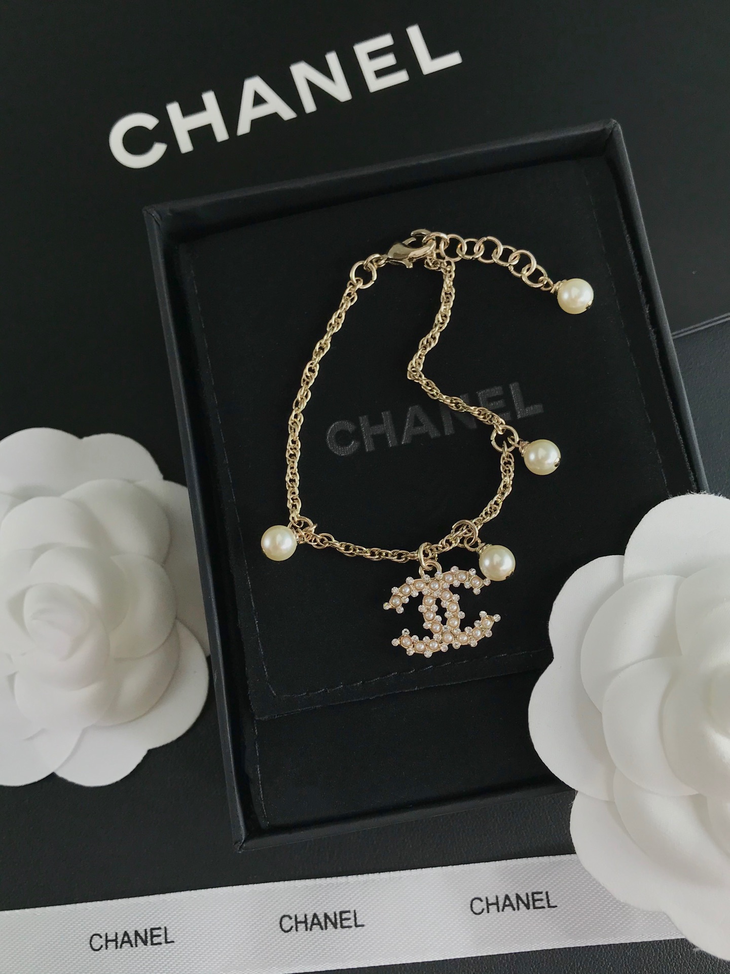 Chanel Pearls CC Charm Chain Bracelet - Original Replica Club
