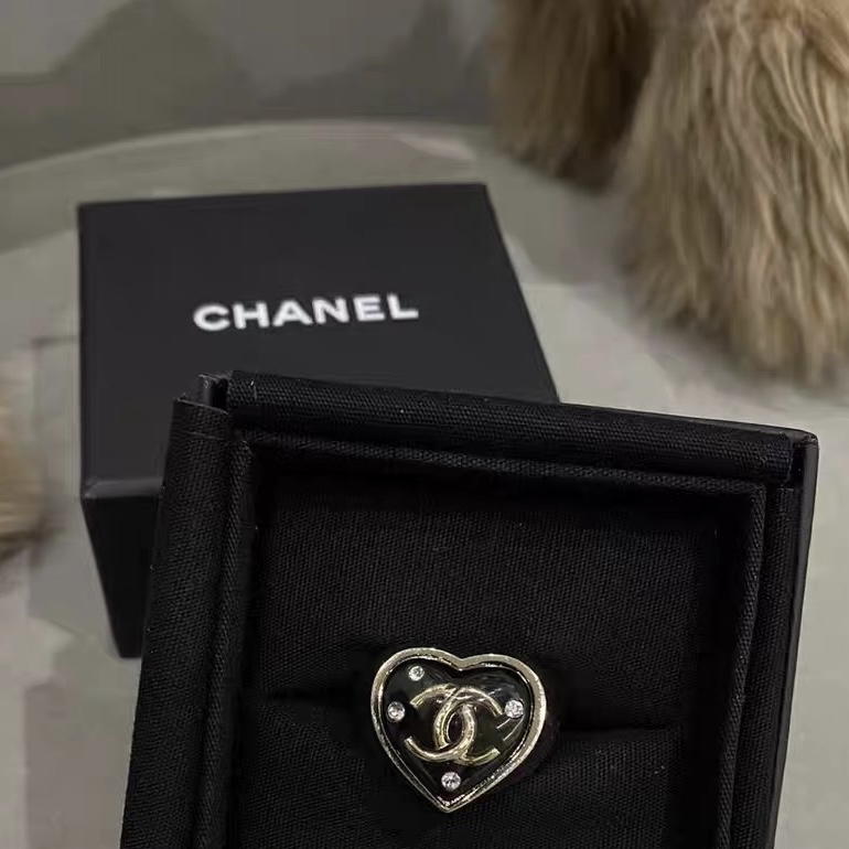 Chanel Vintage Chunky Black Heart Ring - Original Replica Club