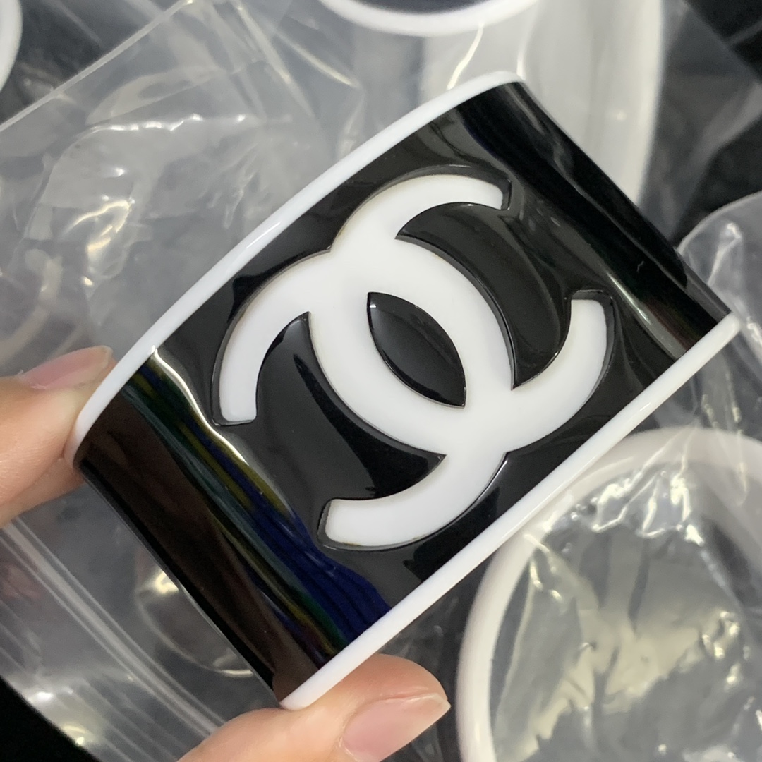 Personality Chanel Black White CC Wide Bangle Bracelet - Original Replica Club