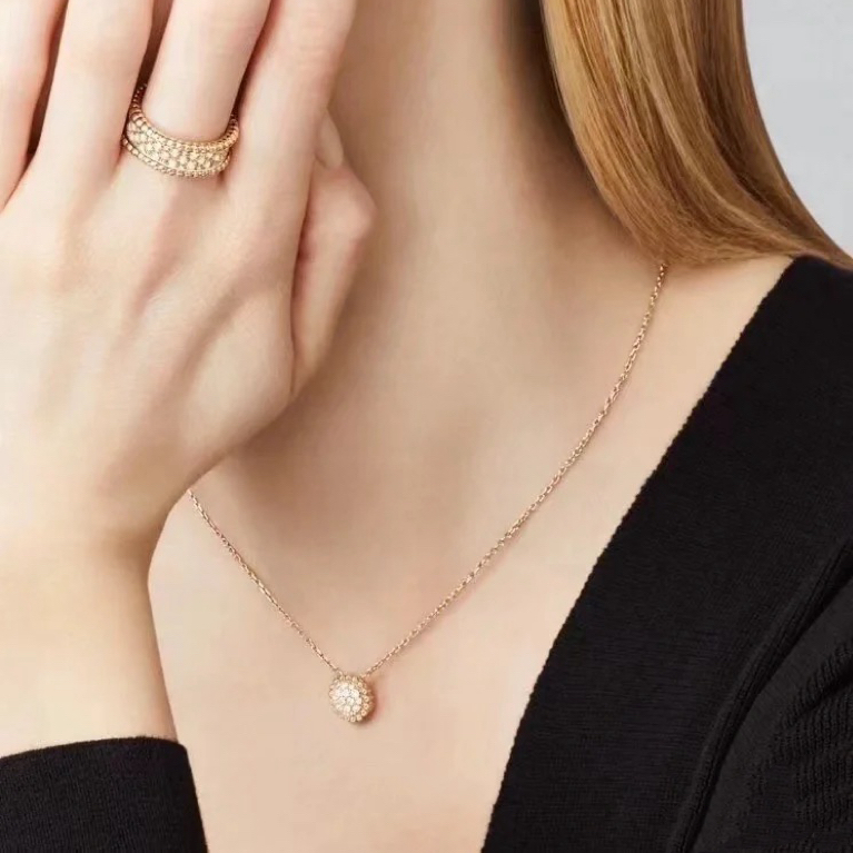 VCA Perlee Diamond Pendant Necklace - Original Replica Club