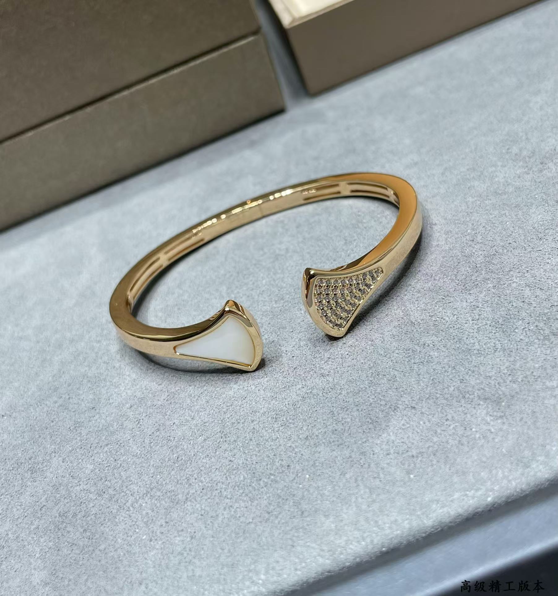 Bvlgari Divas' Dream Bracelet Bangle - Original Replica Club