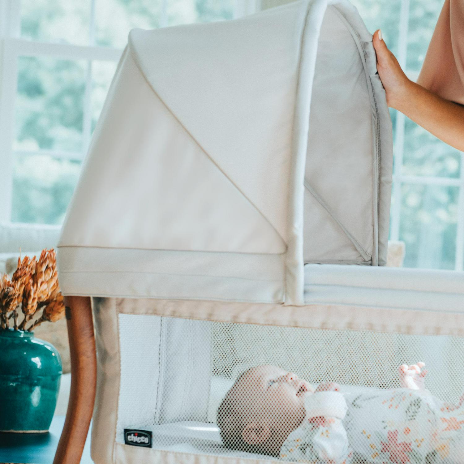 Chicco LullaGo Anywhere LE Portable Bedside Bassinet with Removable Canopy - Serene (Beige). New - Image 4