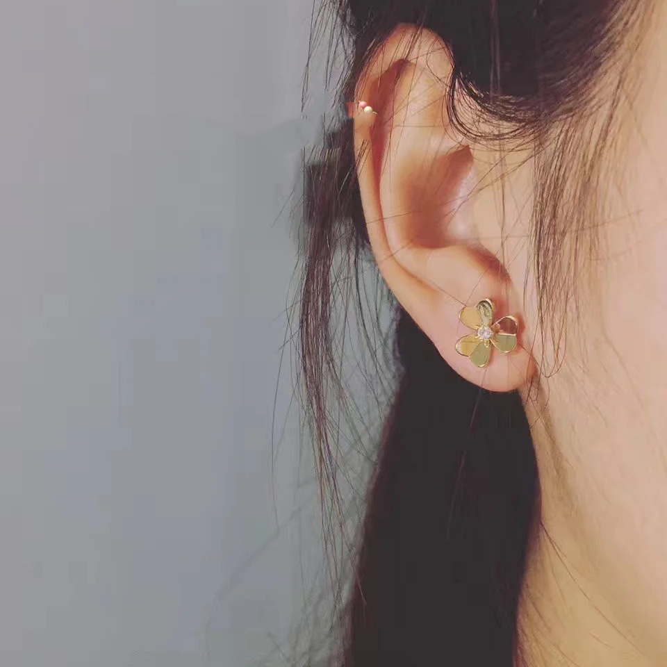 VCA Stud Frivole Earrings - Original Replica Club