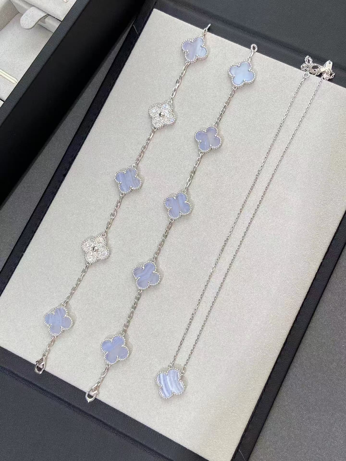VCA Blue Chalcedony Vintage Alhambra Bracelet 5 Motifs - Original Replica Club