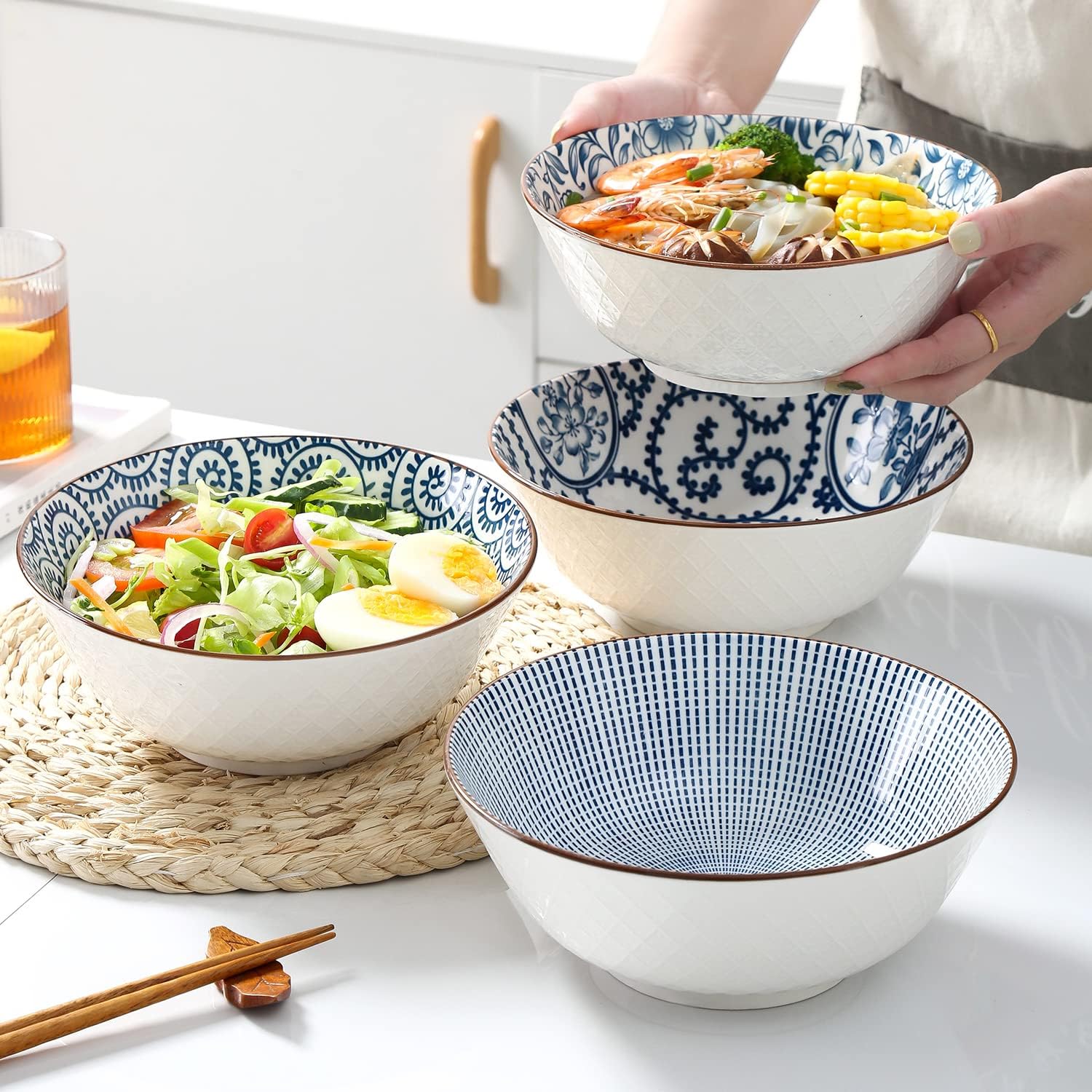 Ramen Bowls Set of 4, 40 oz Ramen Bowls, 8 Inch Ceramic Noodle Bowls for Pho, Soup & Udon, Blue and White Japanese Style, Microwave & Dishwasher Safe