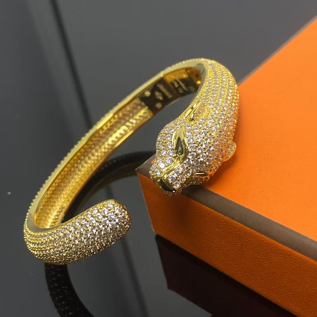 Cartier Leopard Head Panthère de Bracelet Bangle - Original Replica Club