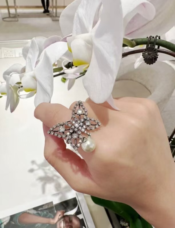 Dior Butterfly Pearl Dangle Ring - Original Replica Club