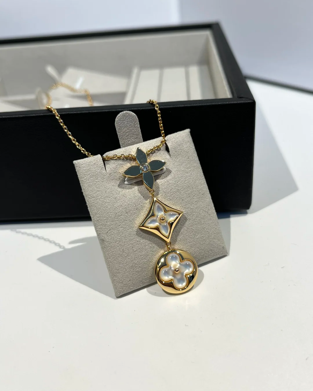 Louis Vuitton Color Blossom Lariat Necklace - Original Replica Club