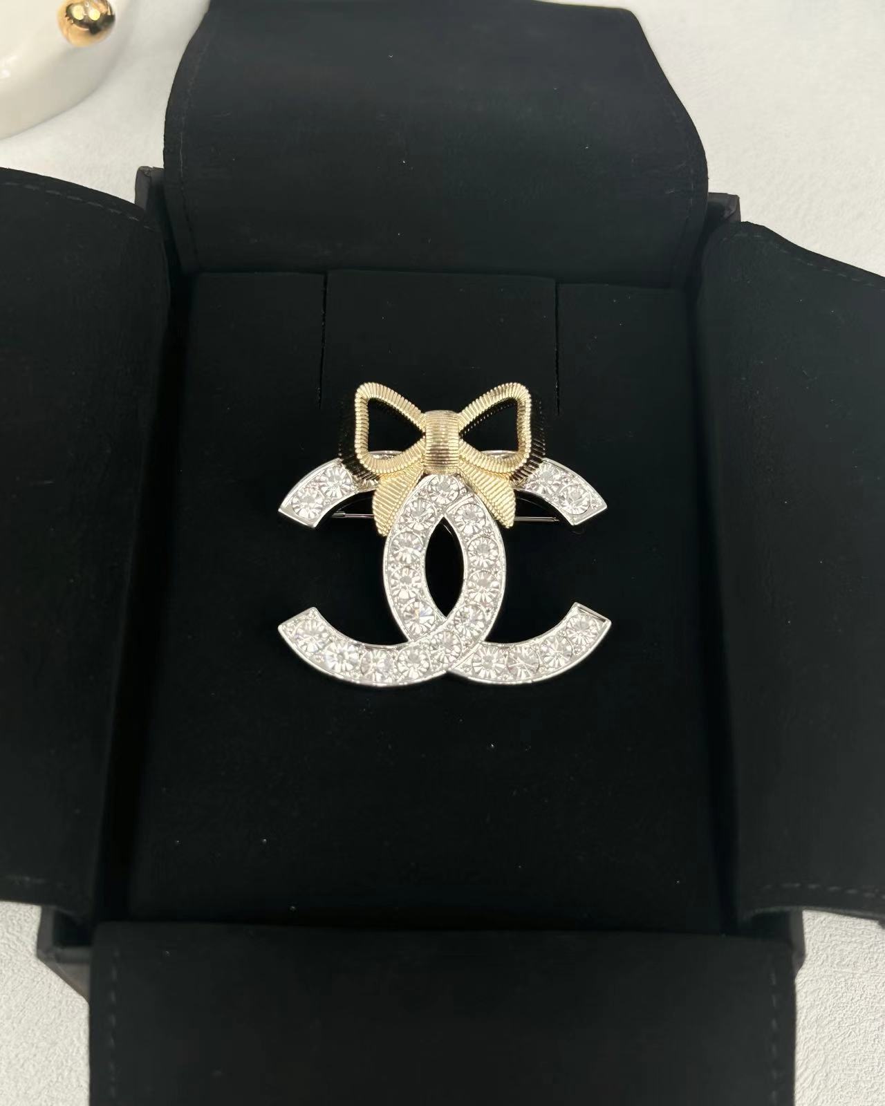 Chanel Light Gold Bow Mixed Silver CC Brooch Earrings Necklace - Original Replica Club