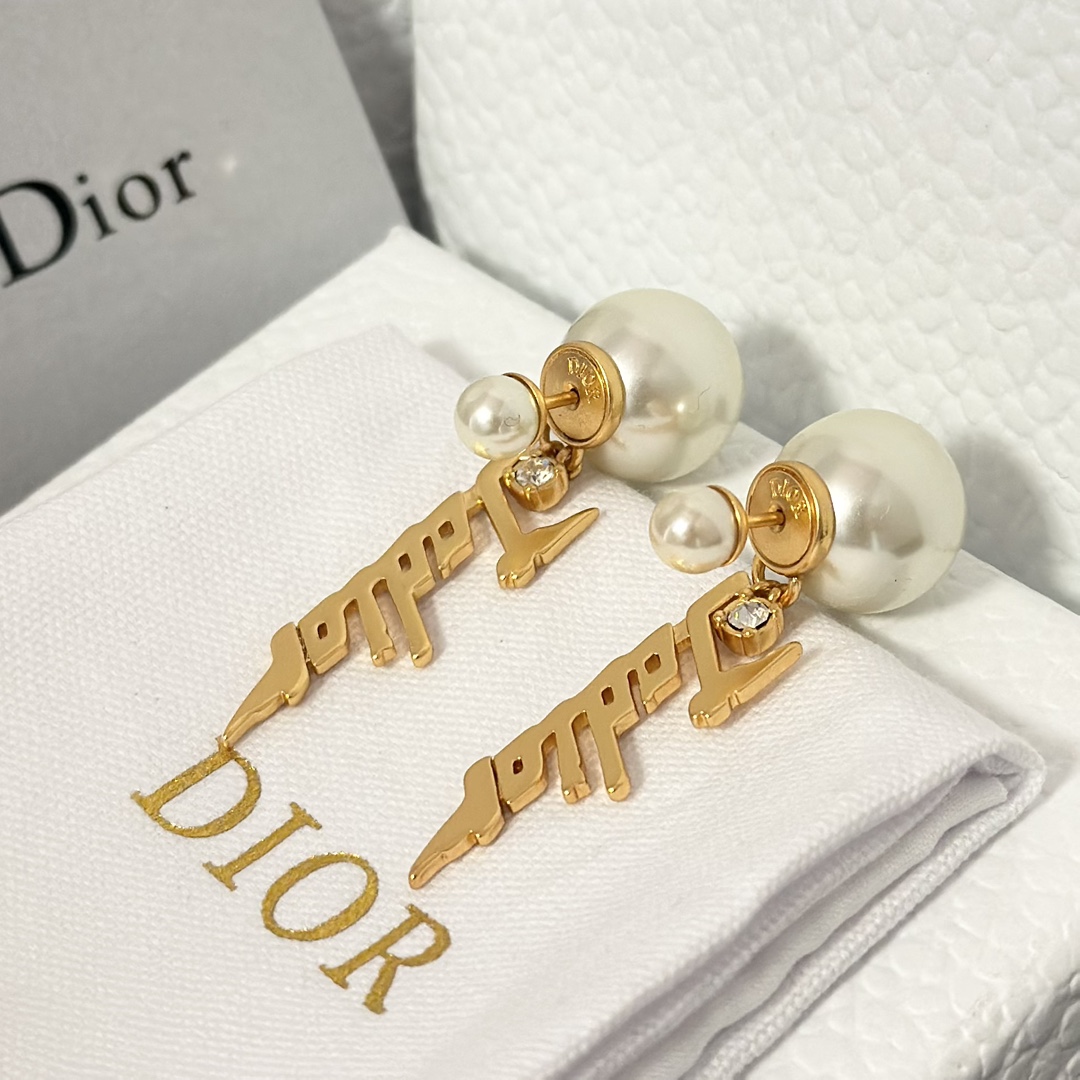 Dior Tassel JADIOR Pearl Earrings - Original Replica Club