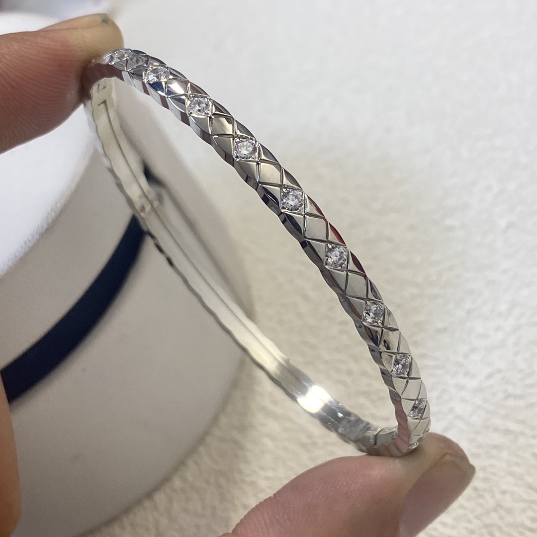 Chanel Diamond Coco Crush Mini Bracelet Bangle - Original Replica Club