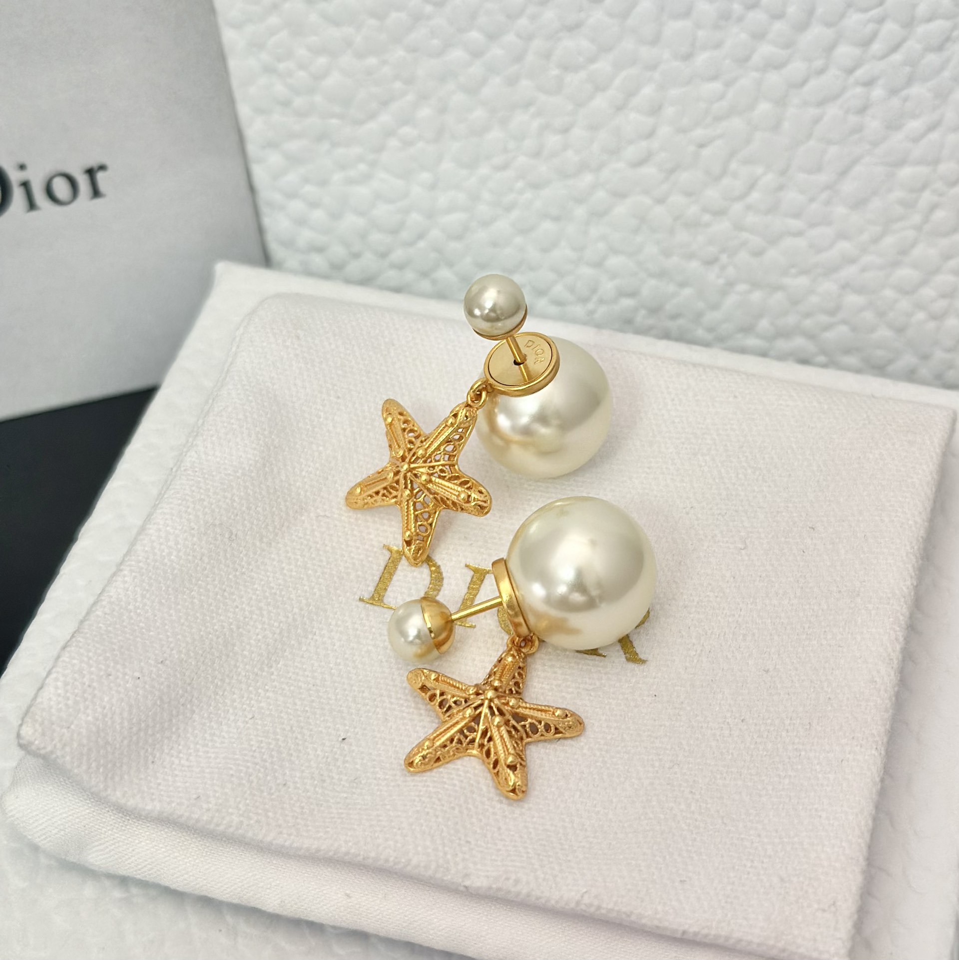 Dior Star Dangle Pearl Earrings - Original Replica Club