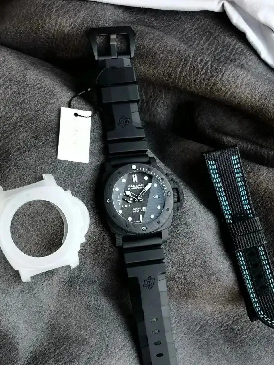 Panerai Submersible Men Automatic Black Rubber Watch PAM00979