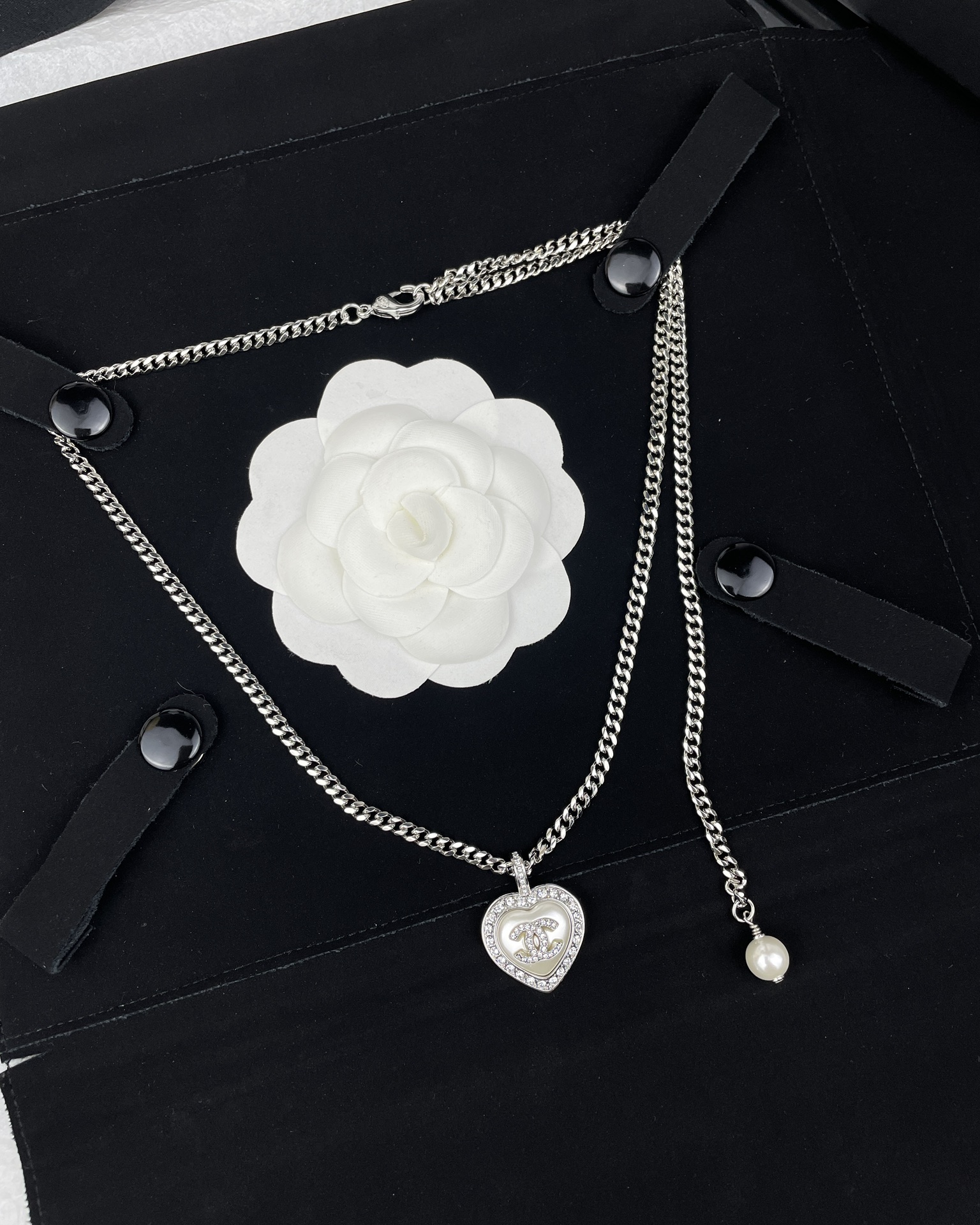 Chanel Heart Pendant Minimalistic Chain Necklace - Original Replica Club