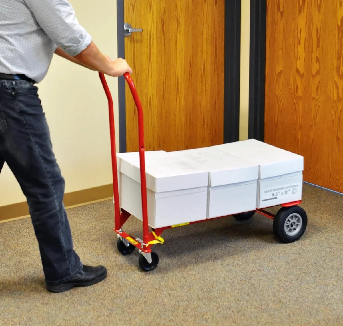 Milwaukee 2-in-1 Convertible Hand Truck, 600 lb Capacity - Image 3 Milwaukee 2-in-1 Convertible Hand Truck, 600 lb Capacity - Image 3
