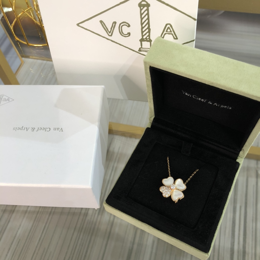 VCA Clover Detachable Pendant Necklace & Brooch 2-in-1 - Original Replica Club
