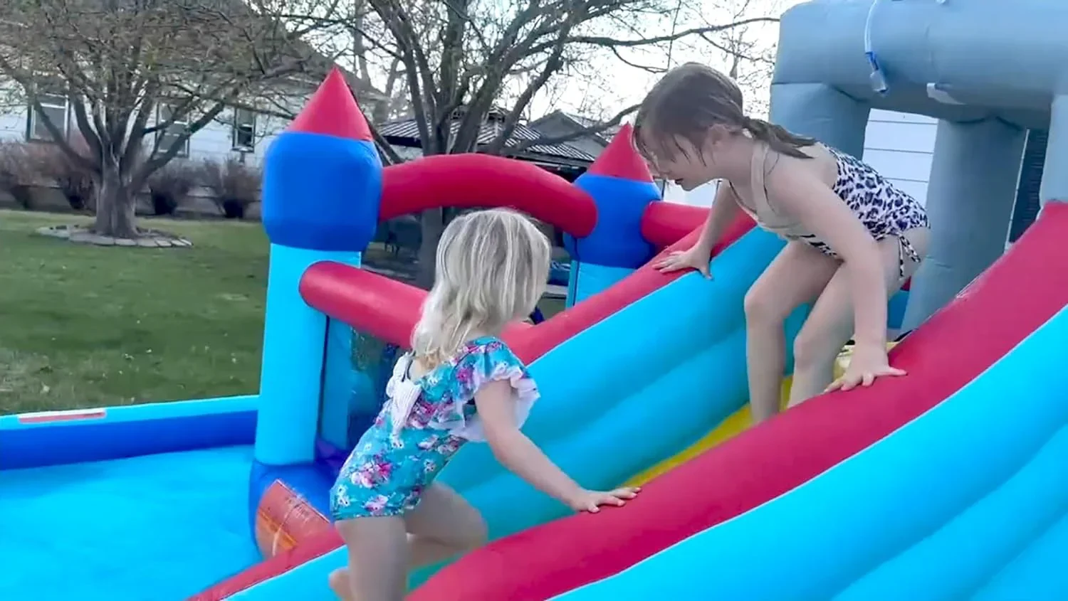 ROOJER Inflatable Water Slide Bounce House 8-in-1 With 450W Blower - Crocodile Water Park - Image 8 ROOJER Inflatable Water Slide Bounce House 8-in-1 With 450W Blower - Crocodile Water Park - Image 8