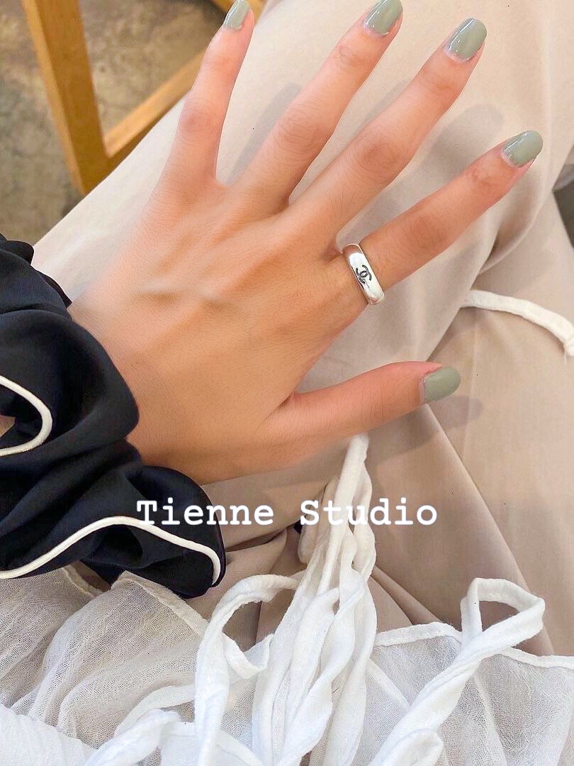 Chanel Minimalist and Elegant Silver Ring - Original Replica Club