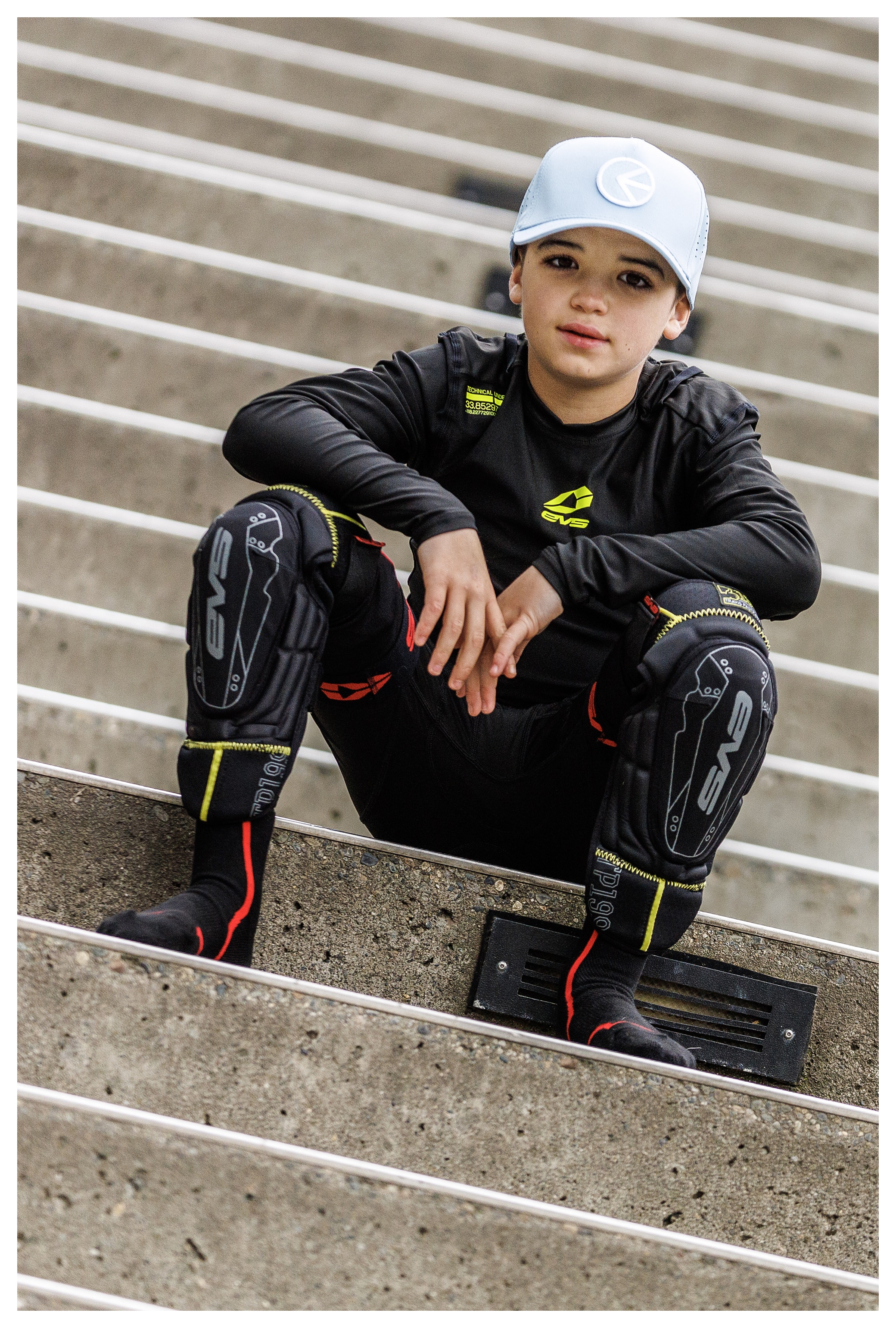 SportsBikeShop EVS Youth TP199 Knee / Shin Guards