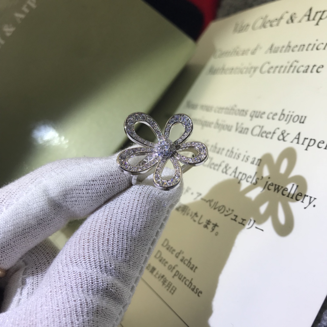 VCA Flowerlace Ring - Original Replica Club