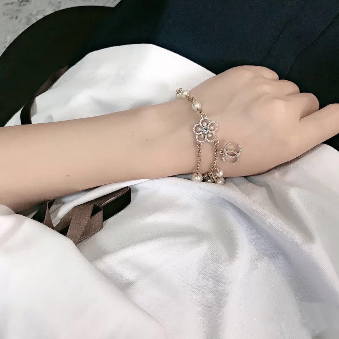 Chanel Pearl Flower Chain Bracelet - Original Replica Club
