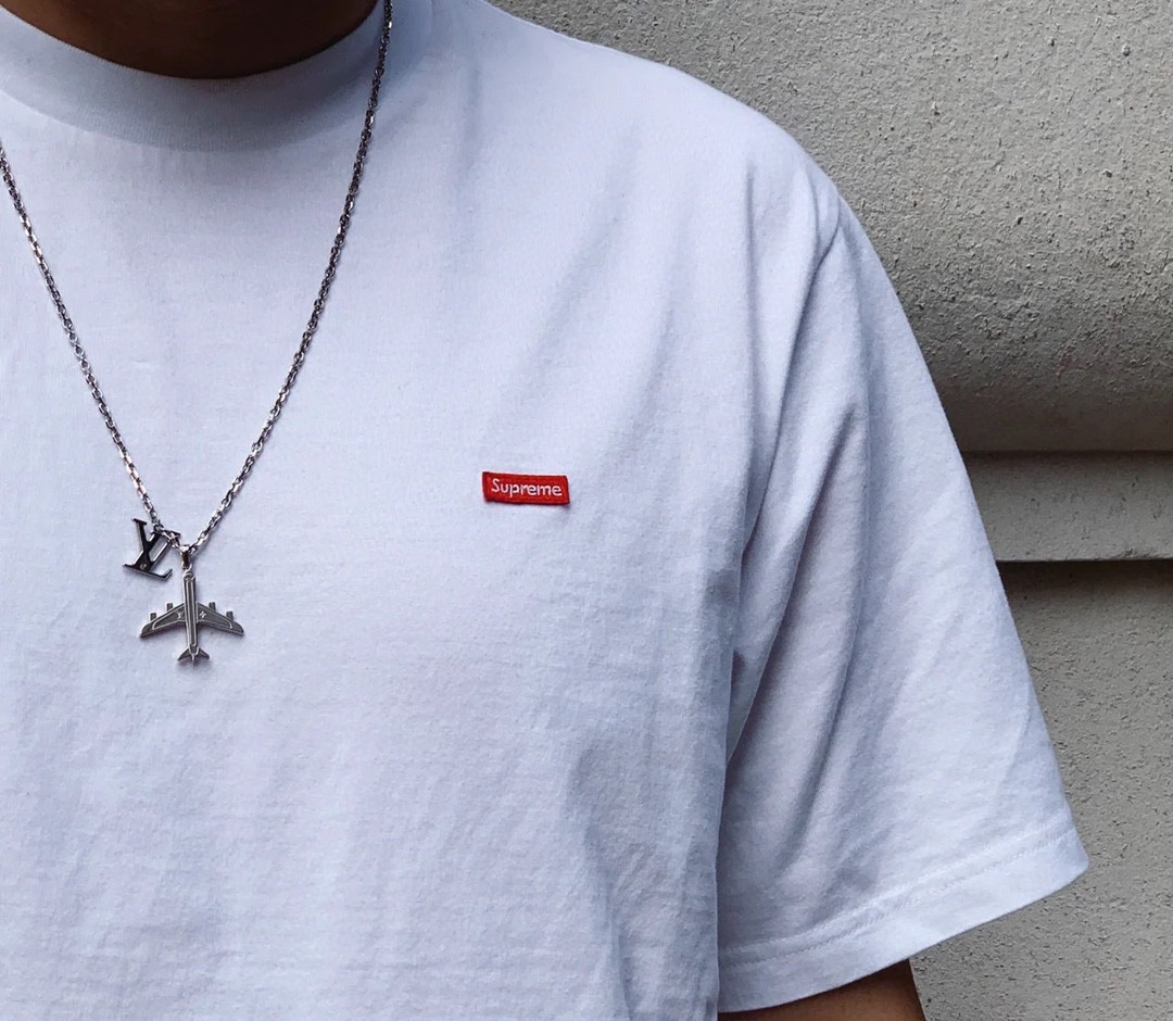 Louis Vuitton Silver LV Plane Mens Necklace - Original Replica Club