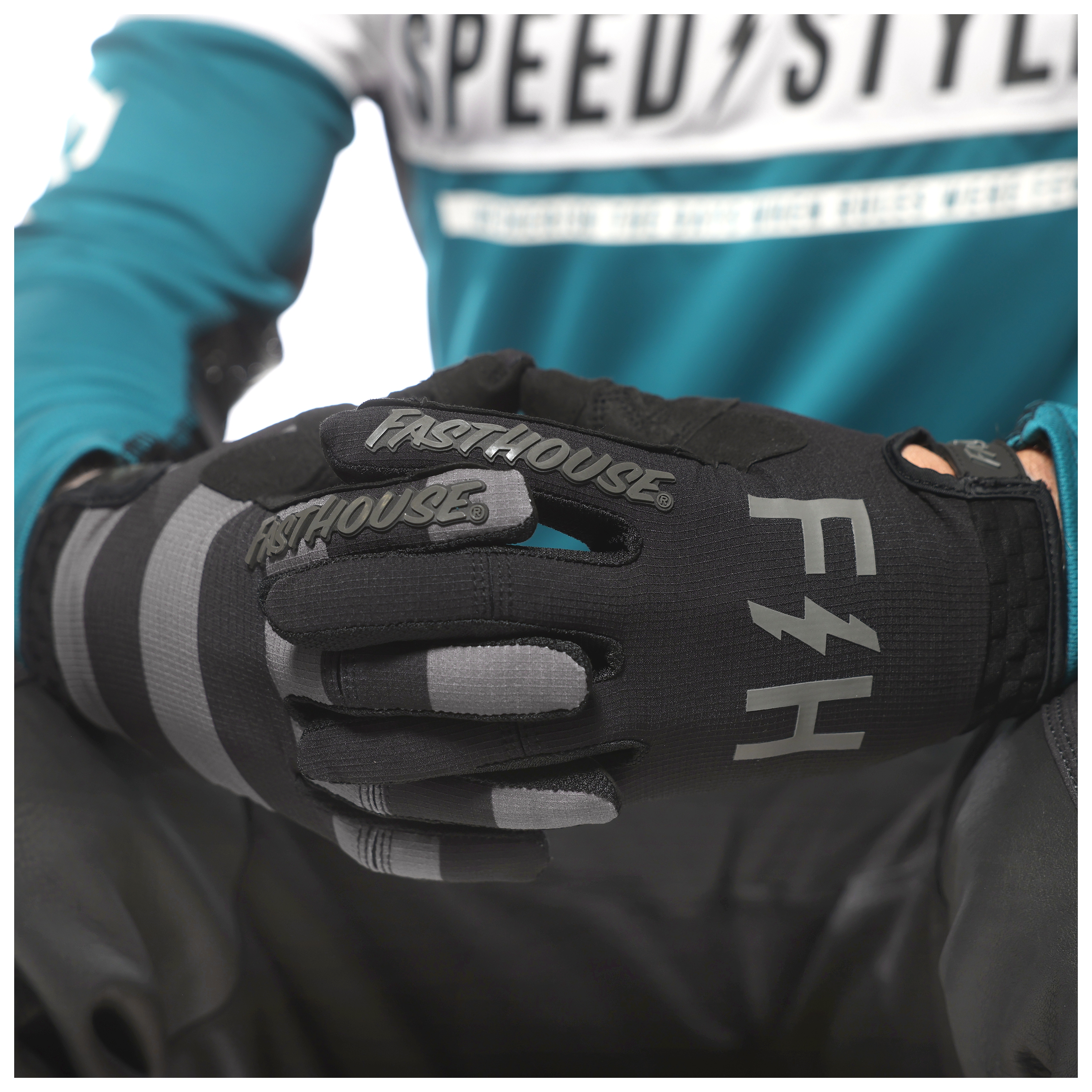 SportsBikeShop Fasthouse Speedstyle Akin Gloves